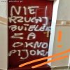 O co im chodzi z tymi butelkami? 