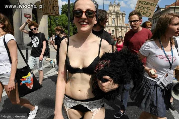 W CZASIE MARSZU 