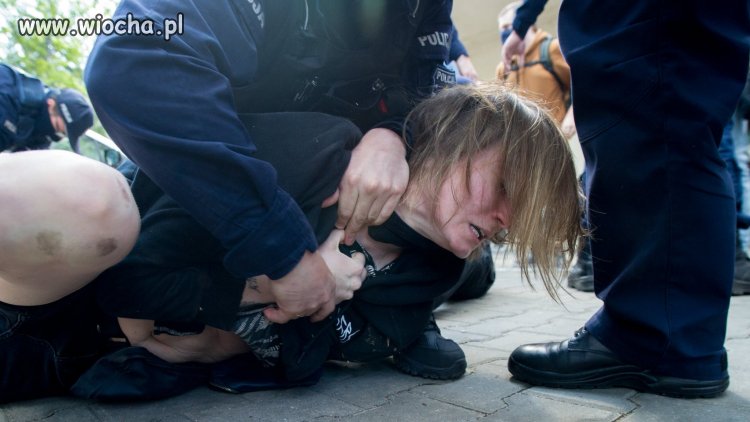 Brutalność policji - niewyobrażalna