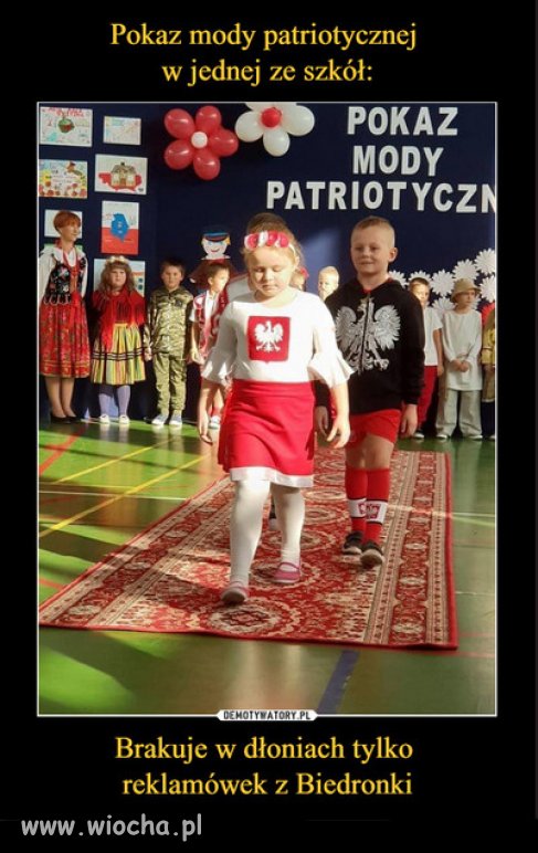 Pokaz mody patriotycznej...