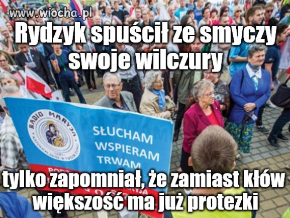 Mr. Dej przed sądem