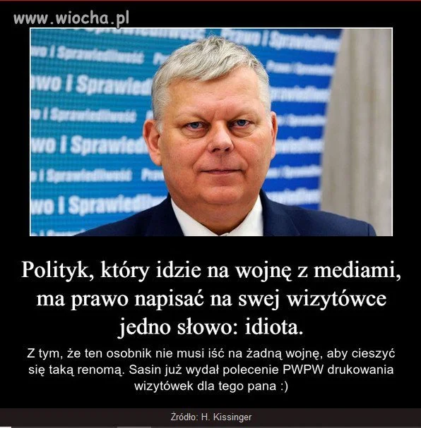Od dawna ma takie same wizytówki i nie musi ich zmieniać.