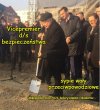 Vicepremier przy robocie