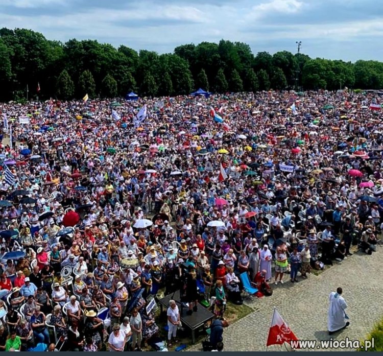 Jak to było panie Morawiecki? przez te demonstracje umarło najwięcej ludzi?
