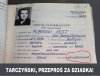 Twierdzi, że jego dziadek uratował 120 Żydów. 