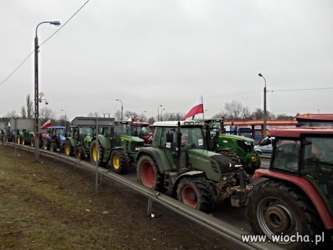 Kolejne blokady dróg niezadowolonych  rolników