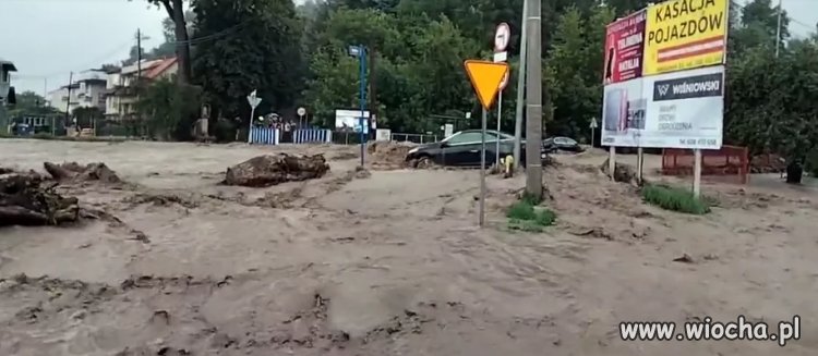 Wina Tuska czy Trzaskowskiego