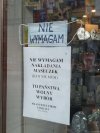 Do sklepu z dewocjonaliami walą tłumy...
