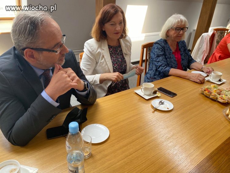 Spotkanie ministrów z zachowaniem dystansu26.07.21