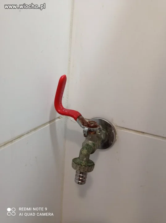 Hydraulik sobie poradził.