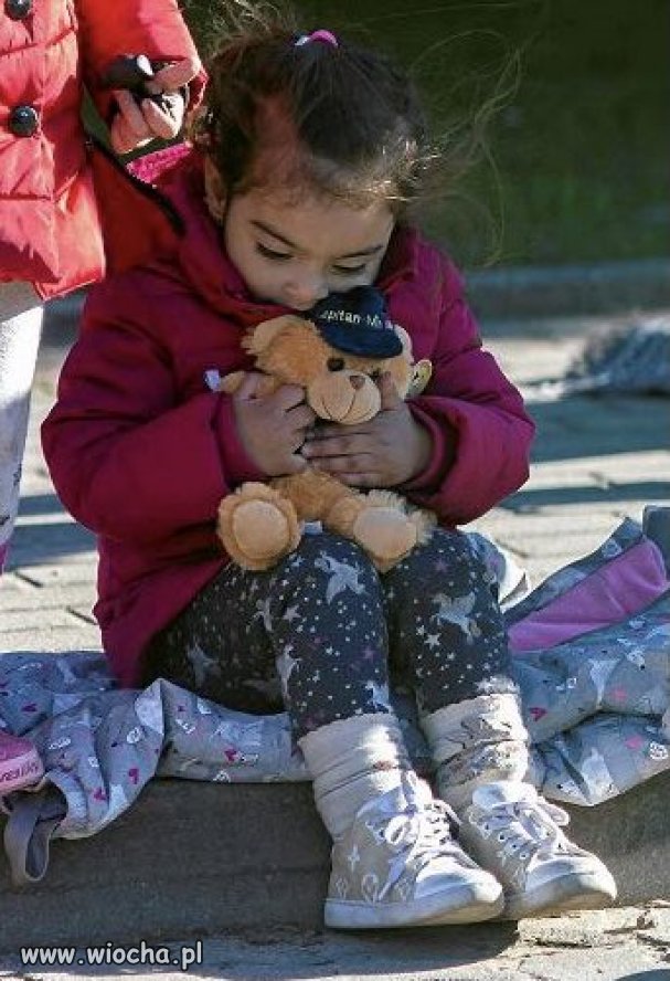 Tę dziewczynkę polska SG wywiozła na granice