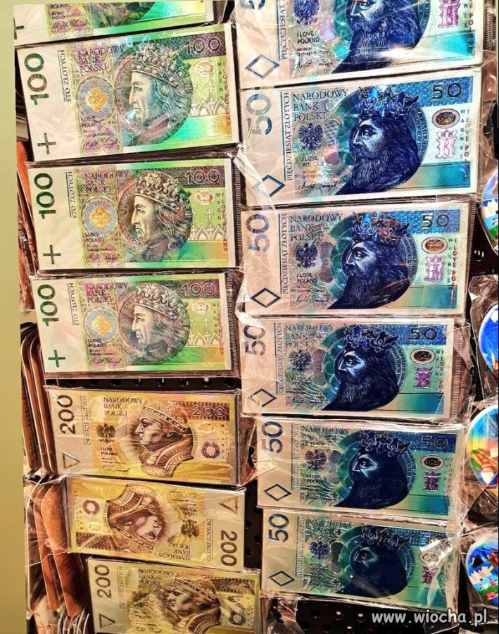 Wyprzedaż z powodu inflacji  Wszystkie banknoty po 5 zł!