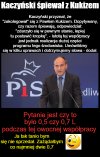 Śpiewali razem w ciemnym saloniku 