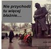 Zdjęcie dwóch dyktatorów, jeden to już historia