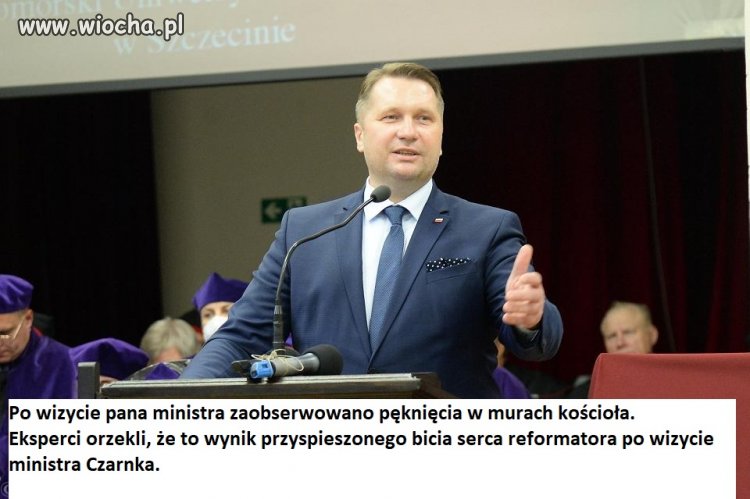 Minister Czarnek odwiedził kościół w Wiśniowej.