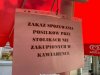 Żeby zjeść, trzeba kupić stolik w kawiarence
