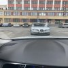 Zaparkowane na środku wjazdu 