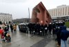 Popieram w całej rozciągłości! To można przynajmniej nazwać sztuką nowoczesną i dorabiać sobie interpretacje! Trzeba tylko uzupełnić o osiem gwiazd.