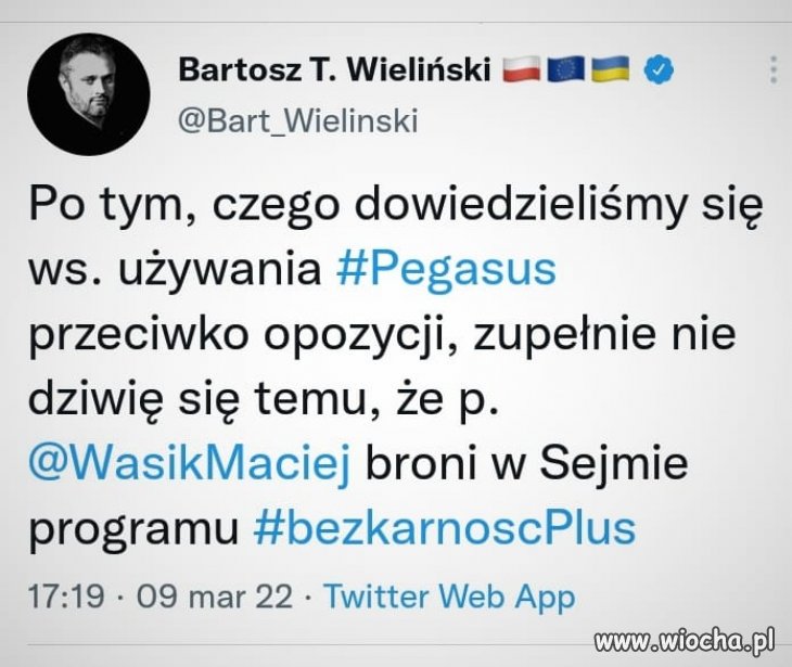 Broni przede wszystkim własnego tyłka.