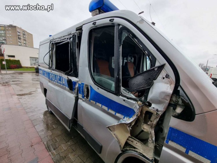 Kolizja policjantki w Ostrowie Wlkp. za pouczenie