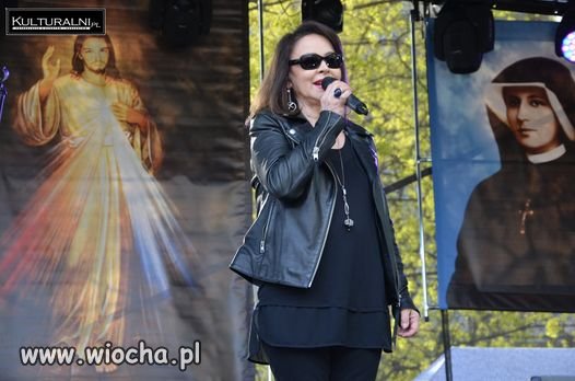 Trojanowska śpiewała o orgazmie na kościelnym festynie