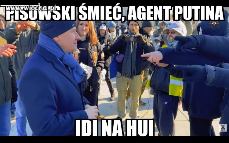 Pisowski śmieć atakuje protestujących a ...