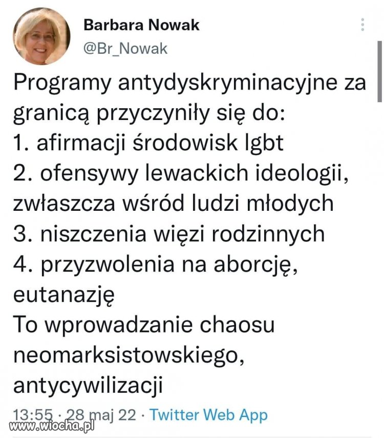 Rozmodlone oczęta, koraliki w rączkach, w sercu nienawiść i jad na języku.