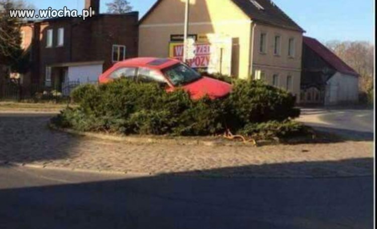 Na rondzie prosto
