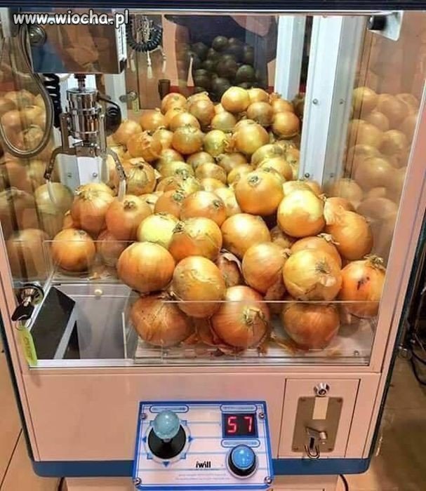 Obecną władza stawia automaty 