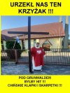 Prawdziwy patriota miał by reklamówke z biedry...