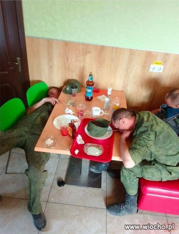 Ruski w gotowości bojowej.