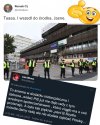Wszedł, bo miał zaproszenie i rolę do odegrania.