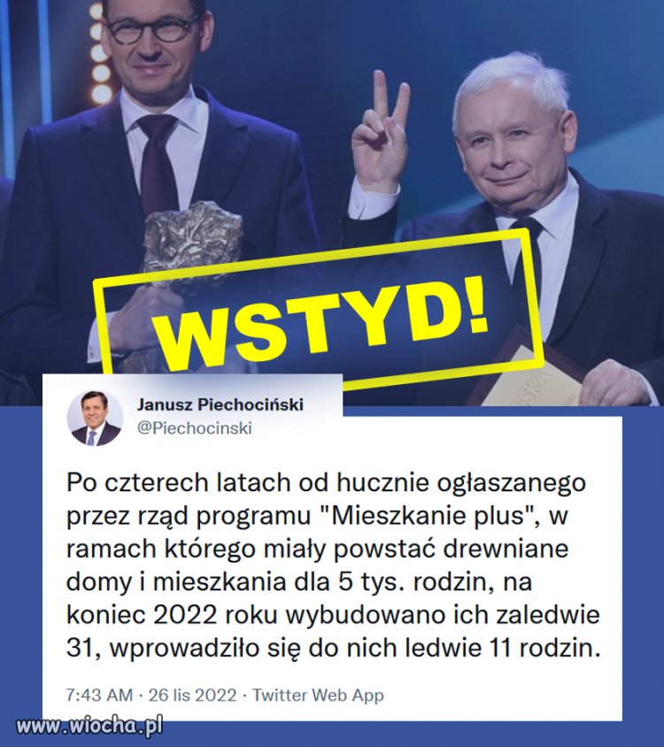 Za to zbudowano ławeczki patriotyczne z dykty, 