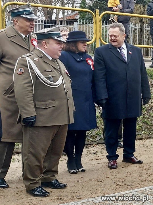 W krzywym zwierciadle