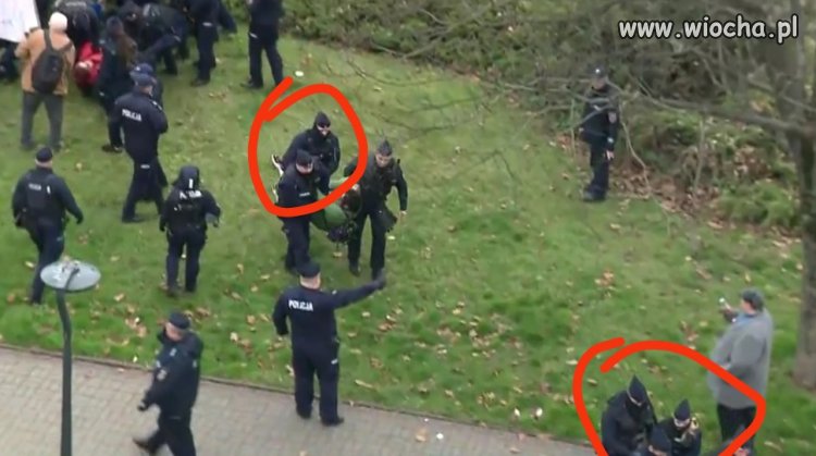 Wczorajsze zamaskowane twarze policjantów.