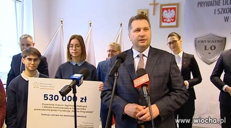 I już kasiorka do rydzykowej szkoły płynie
