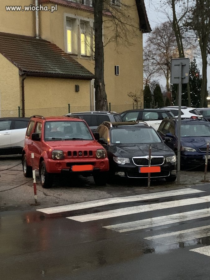 Czerwony mistrz parkowania