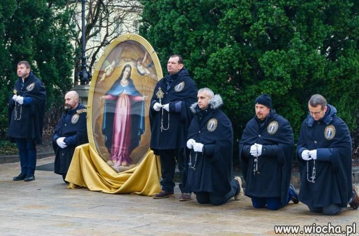 Średniowiecze powraca.