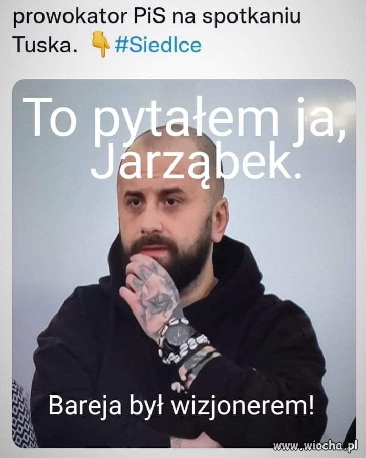 Debil czytał pytania ze smartfona