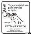 Czytanie książki.