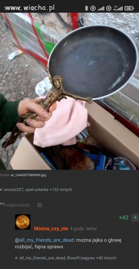 Klecha stuka jajami ministranta.