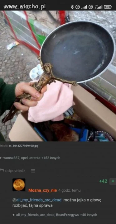 Klecha stuka jajami ministranta.