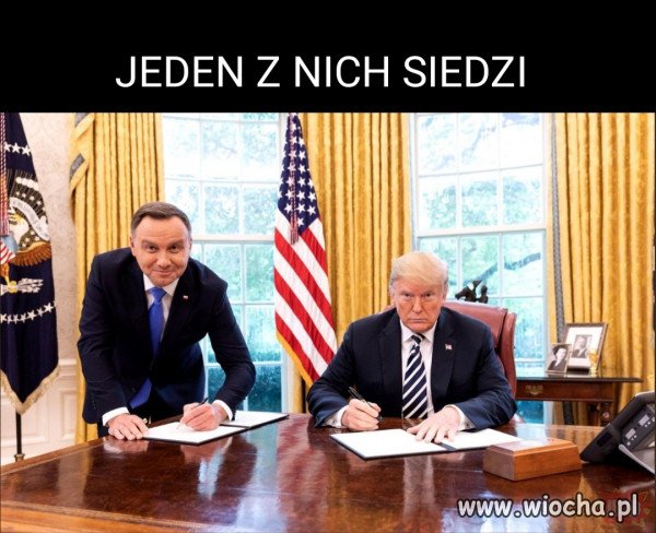 Jeden już siedzi