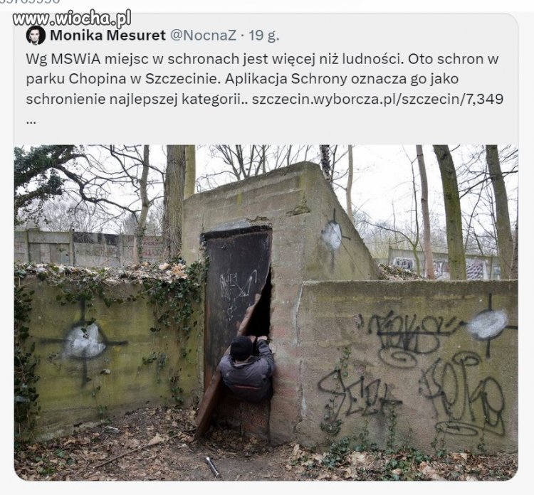 No najwyższa półka, przecież ma drzwi. 