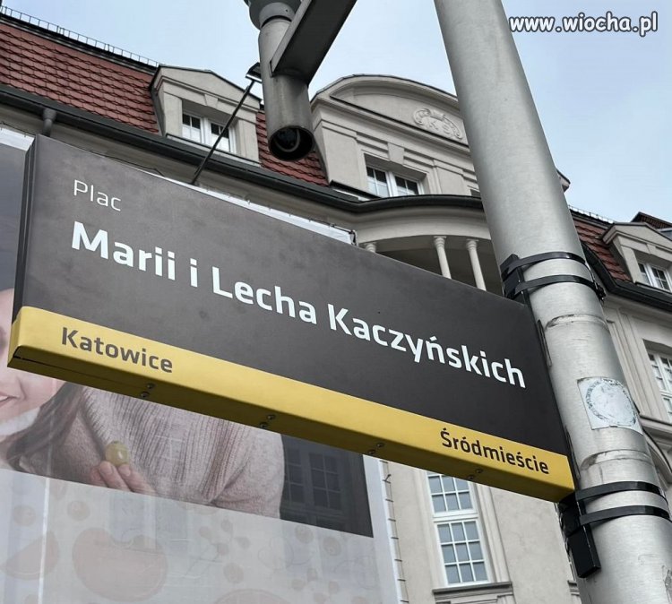 Pisowski wojewoda samowolnie podmienił tabliczkę