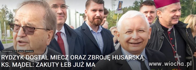 Toruński biznesmen dostał też ... zbroję husarską z kolczugą.