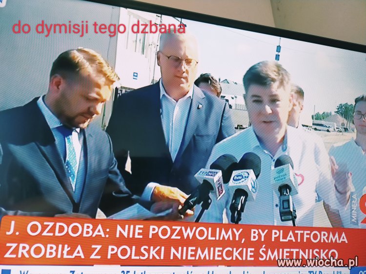 To ma być minister ochrony środowiska cham tchórz 