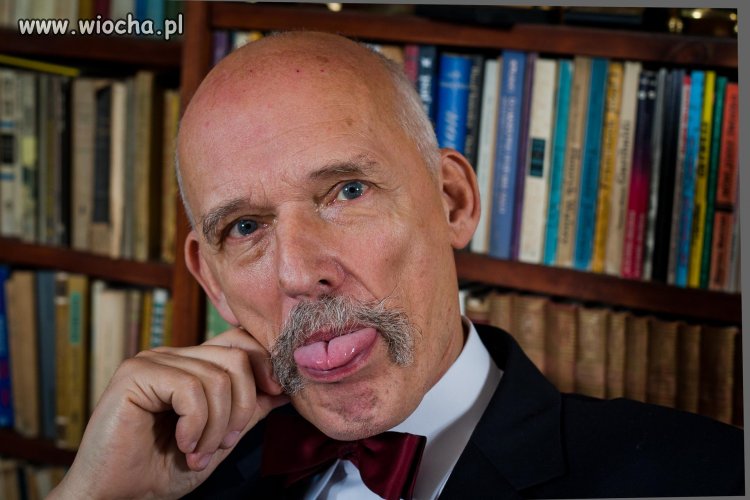 Janusz Korwin-Mikke zawsze nosi muszkę!