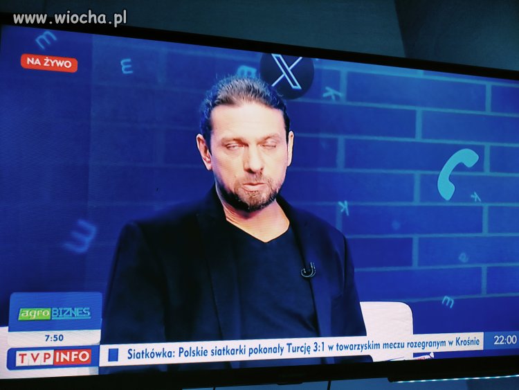 Gość po kilku piwkach po meczu szczuje 