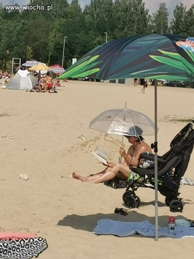 Parasol przydatna rzecz podczas upałów 